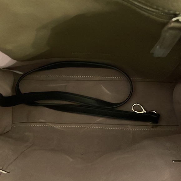 Danielle Nicole Tote - Picture 5 of 8